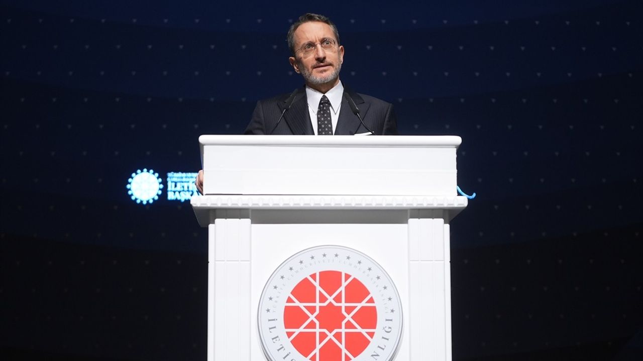 Cumhurbaşkanlığı İletişim Başkanı Altun, 'Müzik: Fahir Atakoğlu' Belgeselinin Gösterimine Katıldı