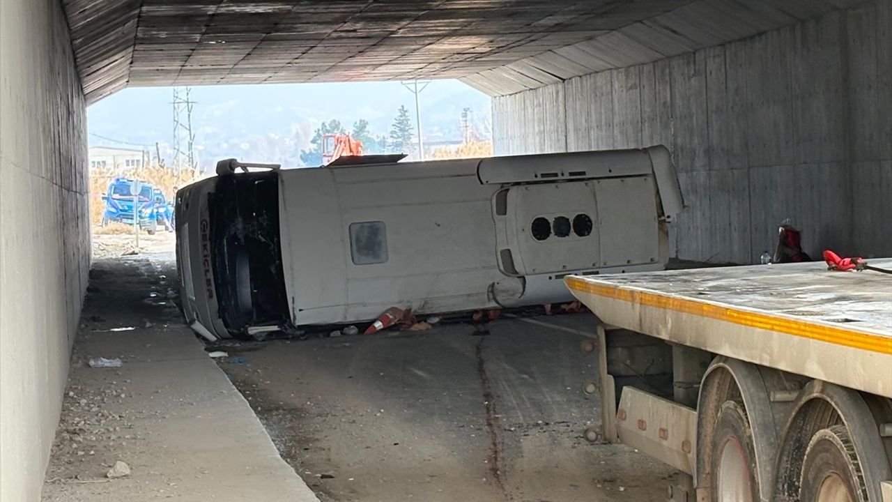 Denizli'de İşçi Servisi Kazası: 4 Ölü, 19 Yaralı