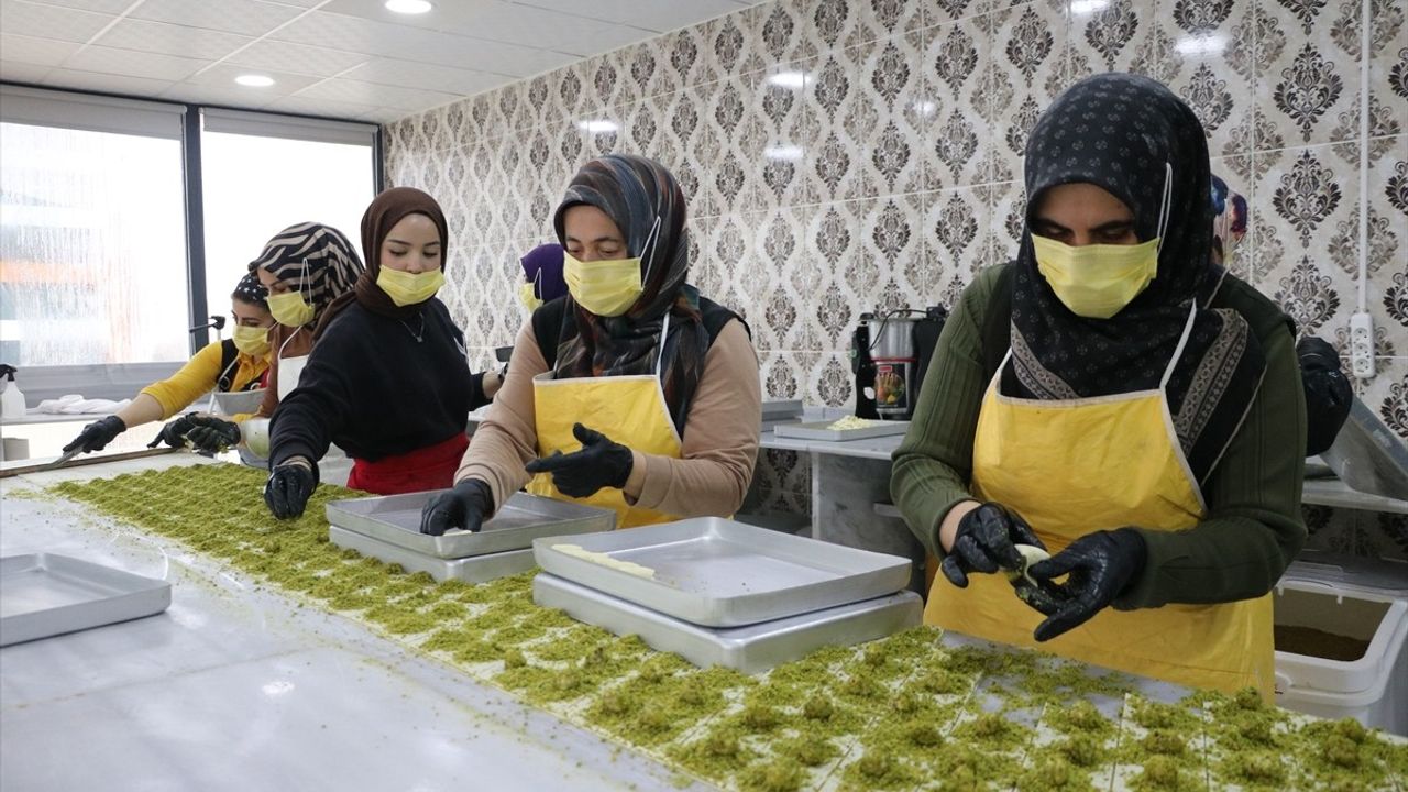 Depremzede Kadın, Tatlı İmalathanesi ile 5 İlde 20 Şubeye Ulaştı