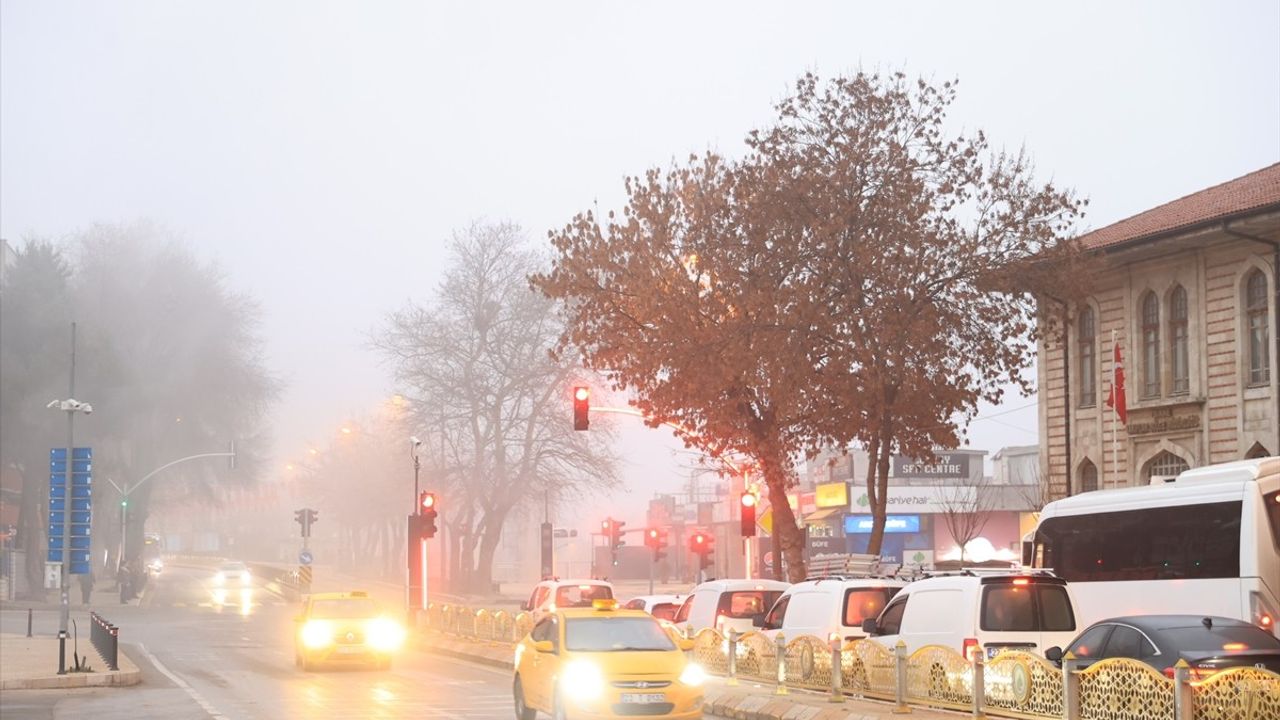 Edirne ve Tekirdağ'da Sis Uygun Hava Koşullarını Zorluyor