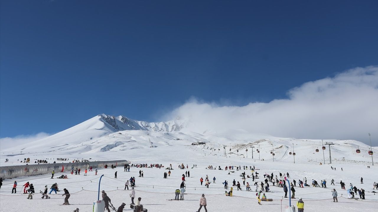 Erciyes Kayak Merkezi, 3 Milyon Ziyaretçi Hedefliyor