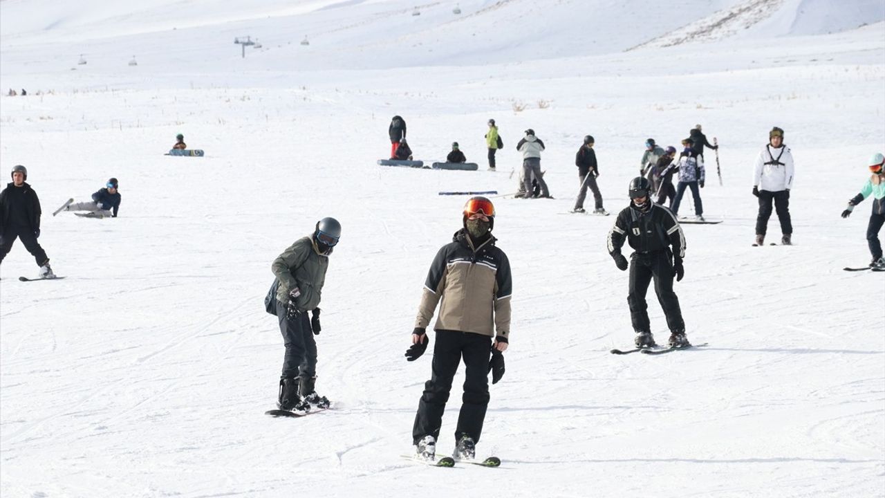 Erciyes Kayak Merkezi'nde Yoğun Talep