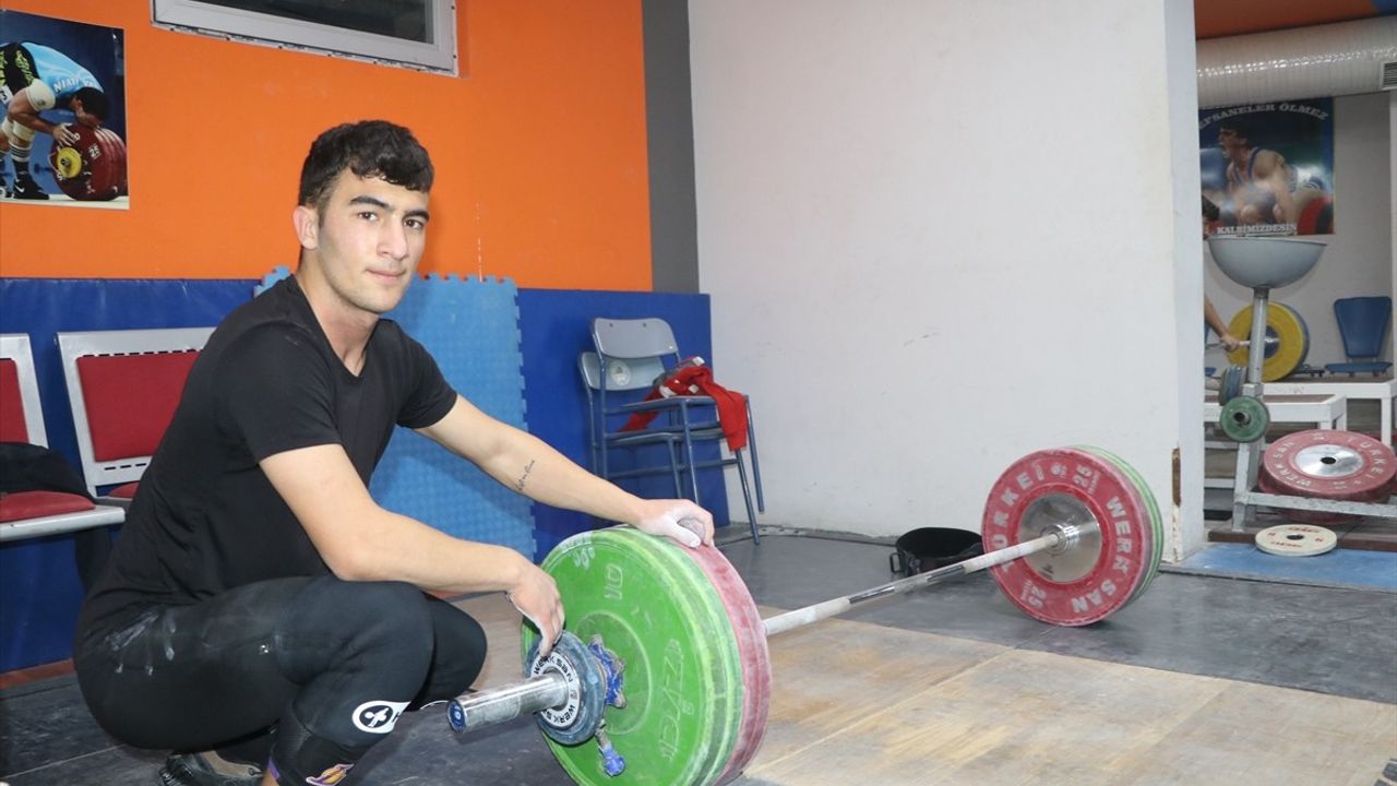 Halterde Yeni Bir Yıldız: Ramazan Efe Yılmaz'ın Hedefi 2028 Olimpiyatları