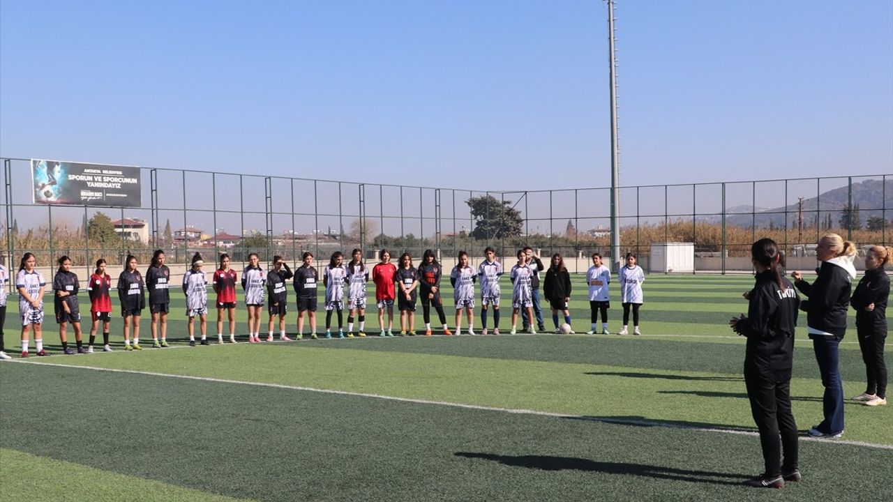 Hatay'da Kız Milli Futbol Takımı Seçmeleri Gerçekleşti