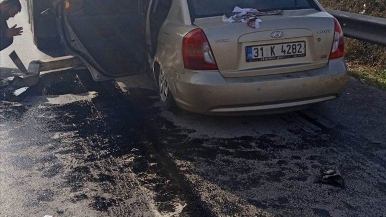 Hatay'daki Trafik Kazasında İki Yaralı