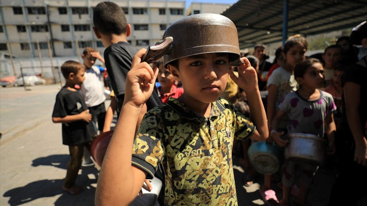 İHH'nın Filistin'e Yardım Faaliyetleri: 460 Tır İnsani Yardım Gönderildi