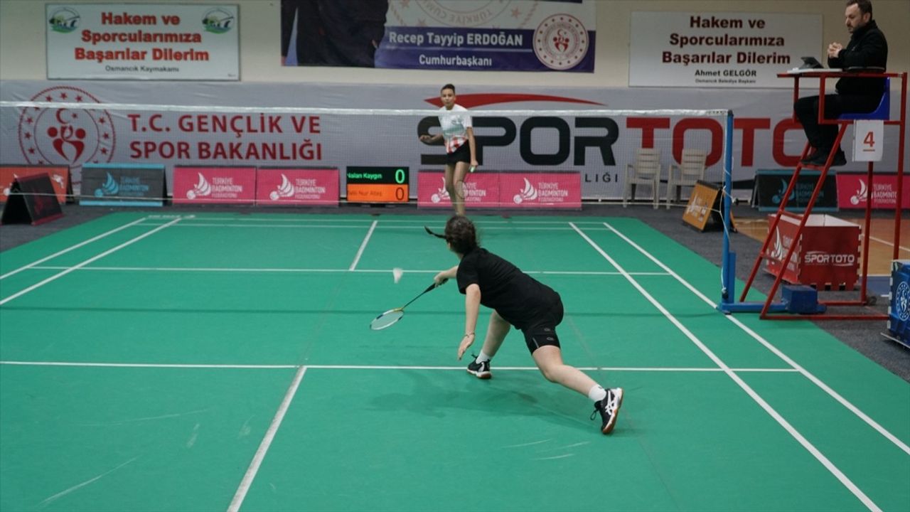 İşitme Engelliler ve Para Badminton Türkiye Şampiyonası Çorum'da Başladı