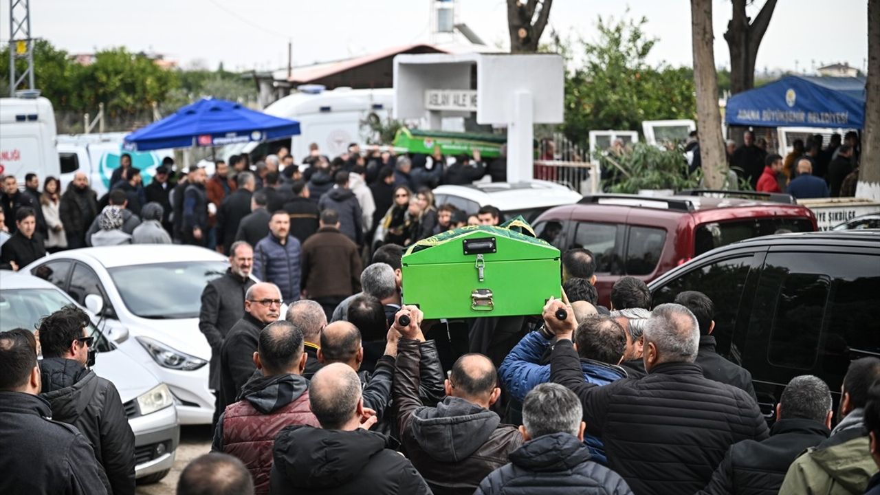 Kartalkaya'daki Yangında Can Veren Aile Toprağa Verildi