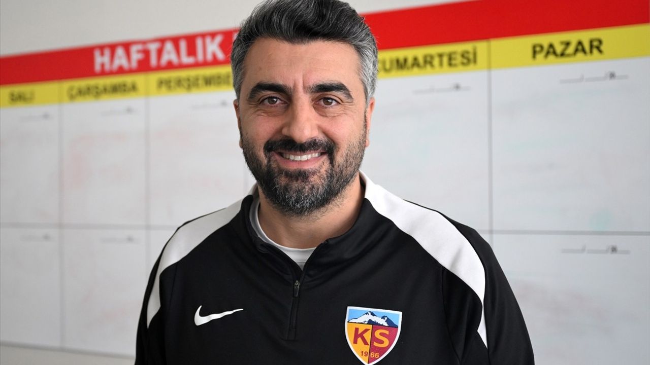 Kayserispor Teknik Direktörü Sinan Kaloğlu'ndan Birlik ve Beraberlik Mesajı