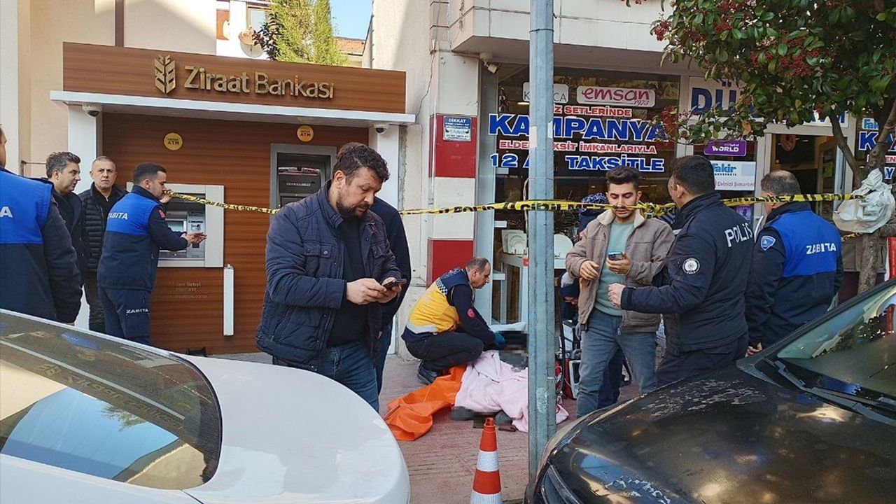 Kocaeli'de ATM Önünde Silahlı Saldırı: Bir Kişi Hayatını Kaybetti