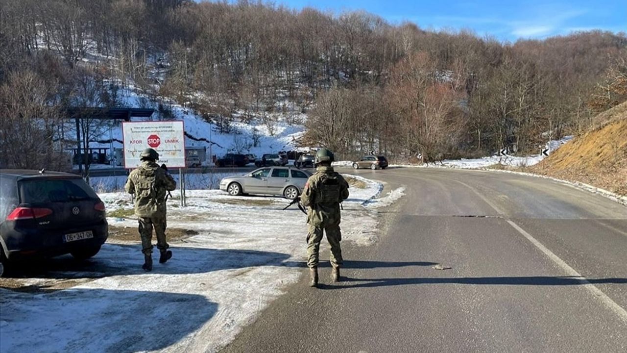Kosova'da Türk Askeri Devriye Faaliyetlerine Devam Ediyor