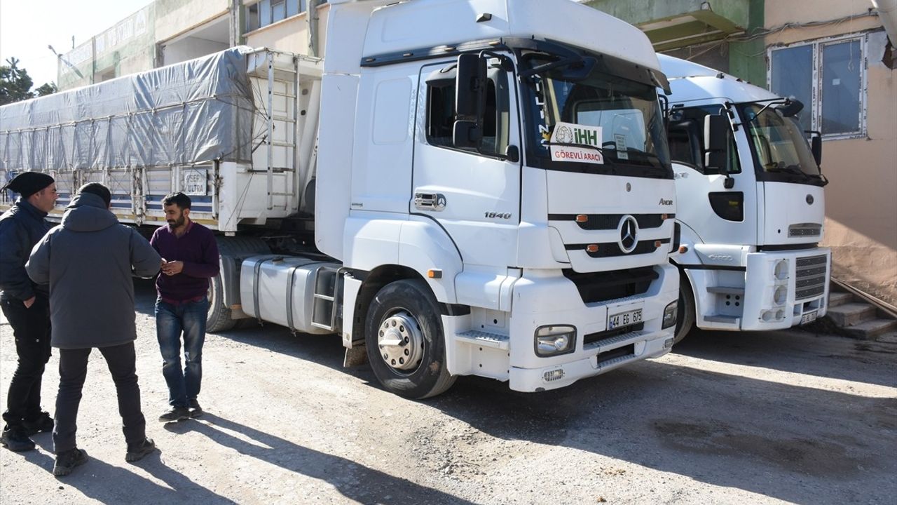 Malatya'dan Suriye'ye İnsani Yardım: 2 Tır Un Gönderildi