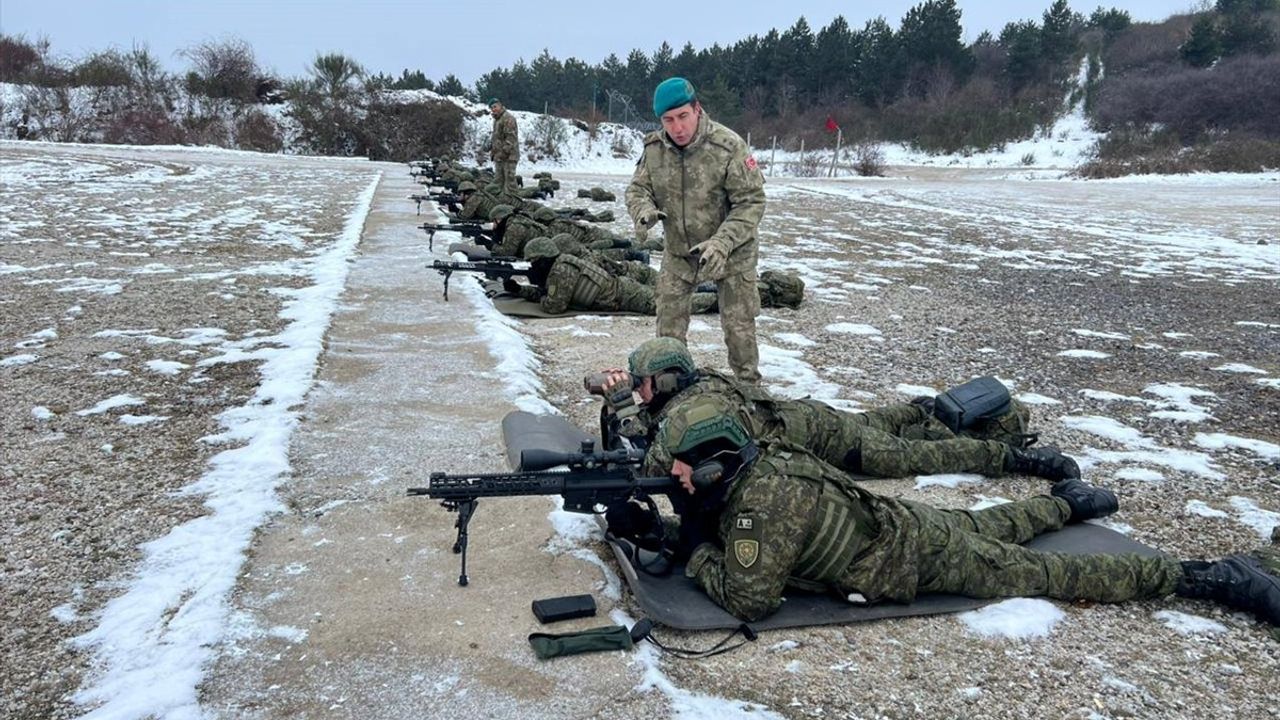 Mehmetçikten Kosovalı Askerlere Keskin Nişancı Eğitimi