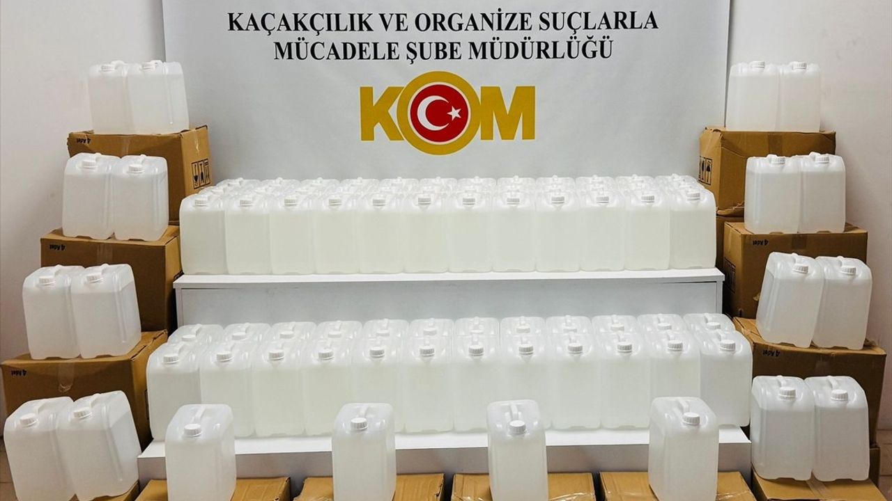 Samsun'da Kaçak Etil Alkol Operasyonu: 1 Ton Ele Geçirildi