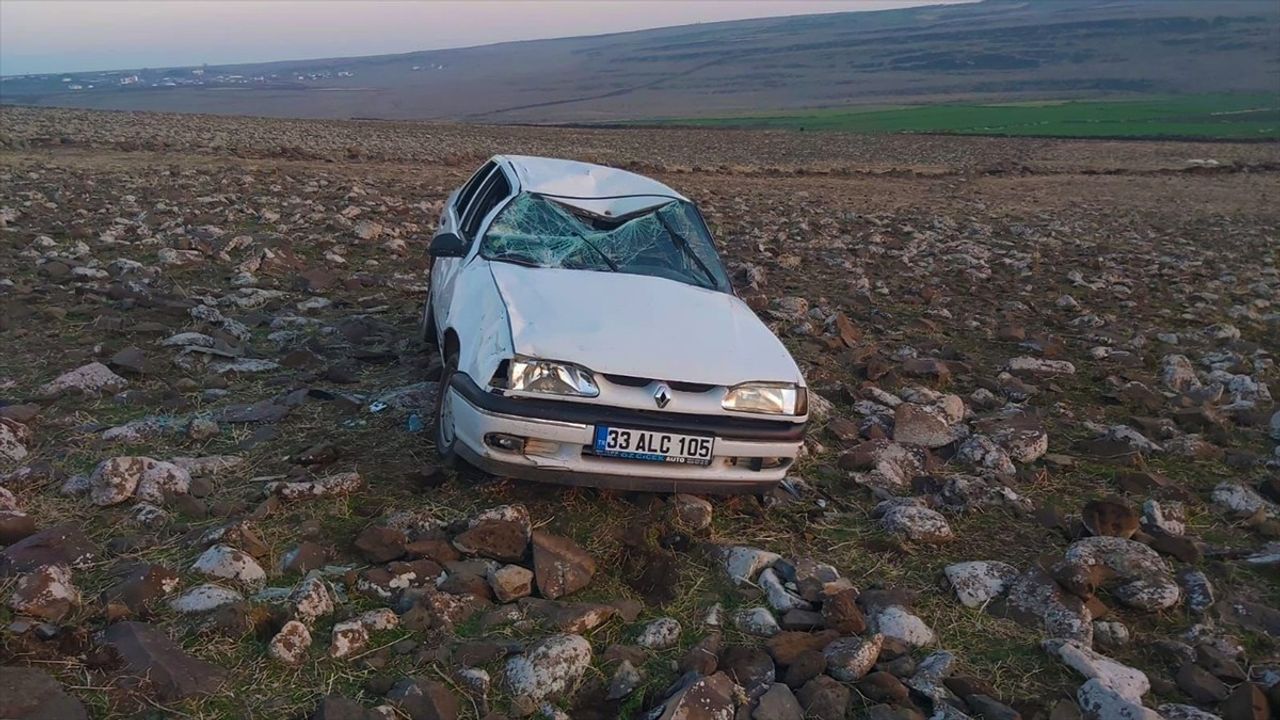 Şanlıurfa'da Şarampole Devrilen Araçta 7 Kişi Yaralandı