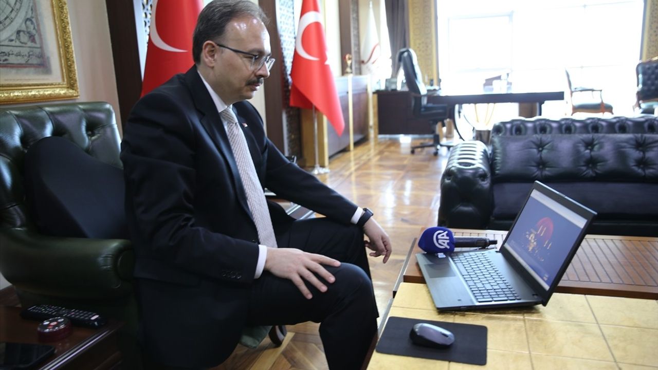 Siirt Valisi Kızılkaya Anadolu Ajansı'nın Oylamasında