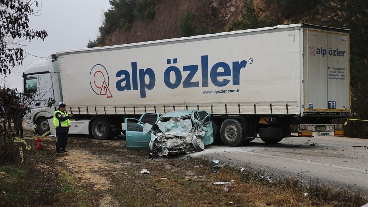 Tokat'ta Feci Trafik Kazası: 2 Ölü, 1 Yaralı