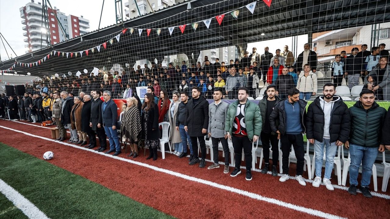 Trabzonspor ve Mersin İdman Yurdu Eski Futbolcuları 'Şöhretler Maçı'nda Buluştu