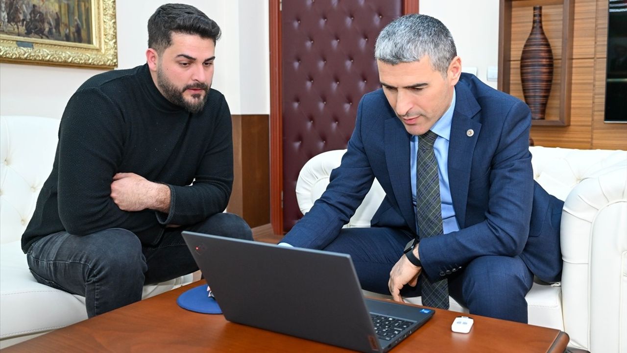 Uşak Valisi Naci Aktaş, Yılın Kareleri Oylamasına Katıldı