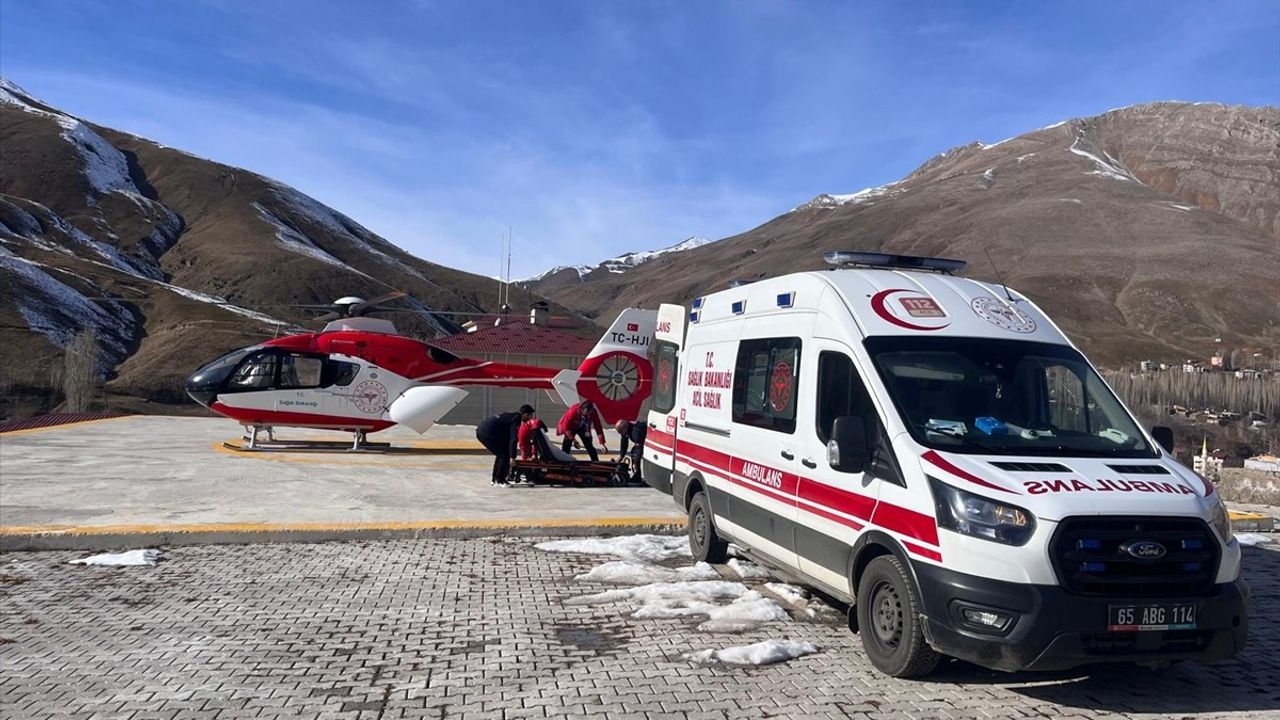 Van'da Ambulans Helikopterle Acil Sevk