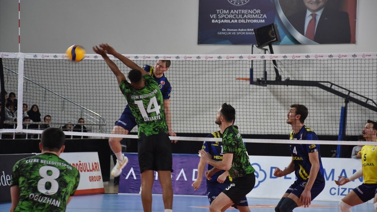 Voleybolda Fenerbahçe Medicana, Cizre Belediyespor'u 3-0 Geçti