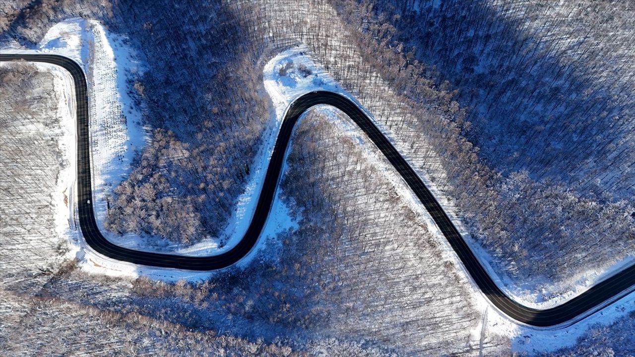 Yıldız Dağları'ndaki Kar Manzaraları Ziyaretçileri Büyülüyor