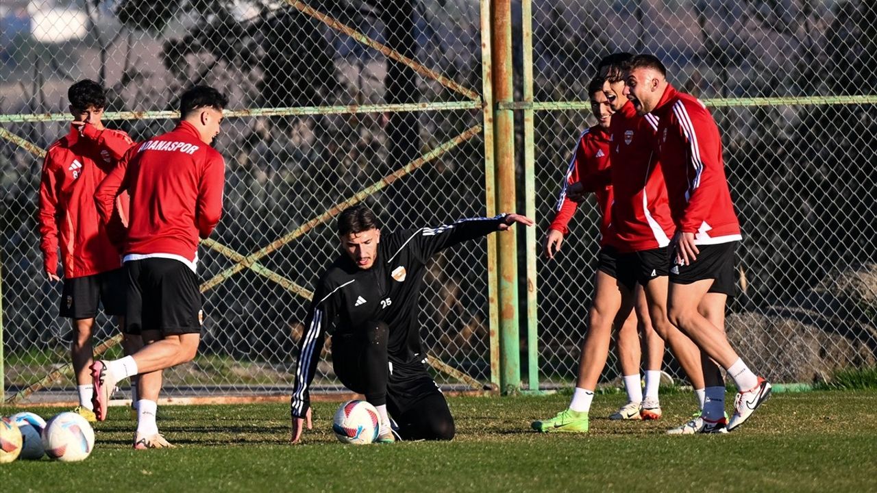 Yusuf Şimşek: Adanaspor'un Ofansif Gücünü Artırmayı Hedefliyoruz