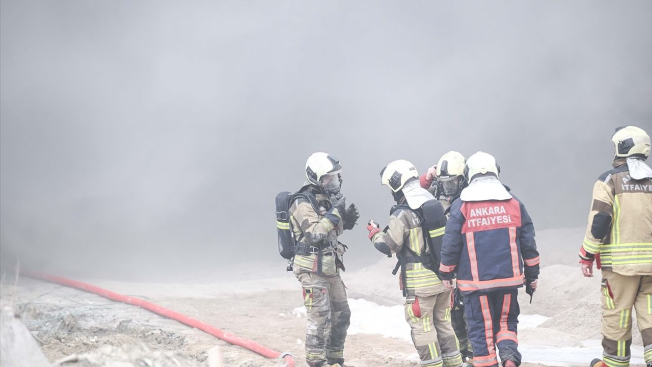 Ankara'da İnşaat Alanında Yangın Çıktı