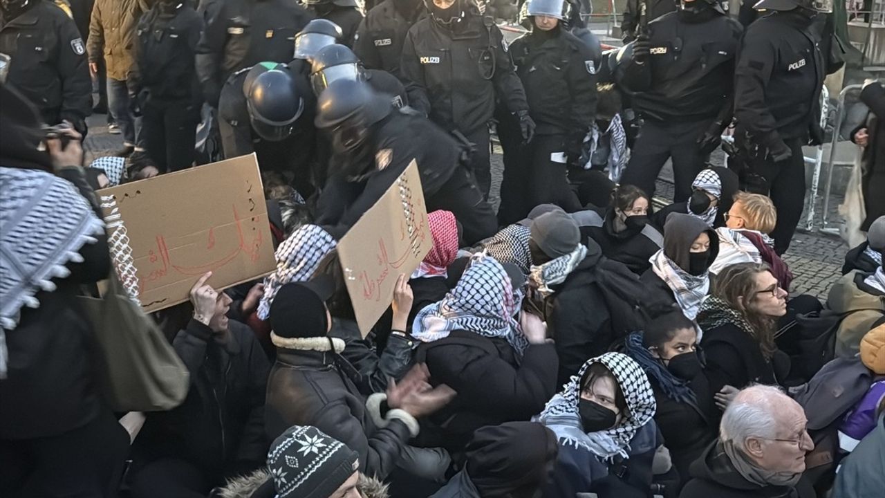 Berlin'de Filistin destek gösterisi polis müdahalesiyle sona erdi