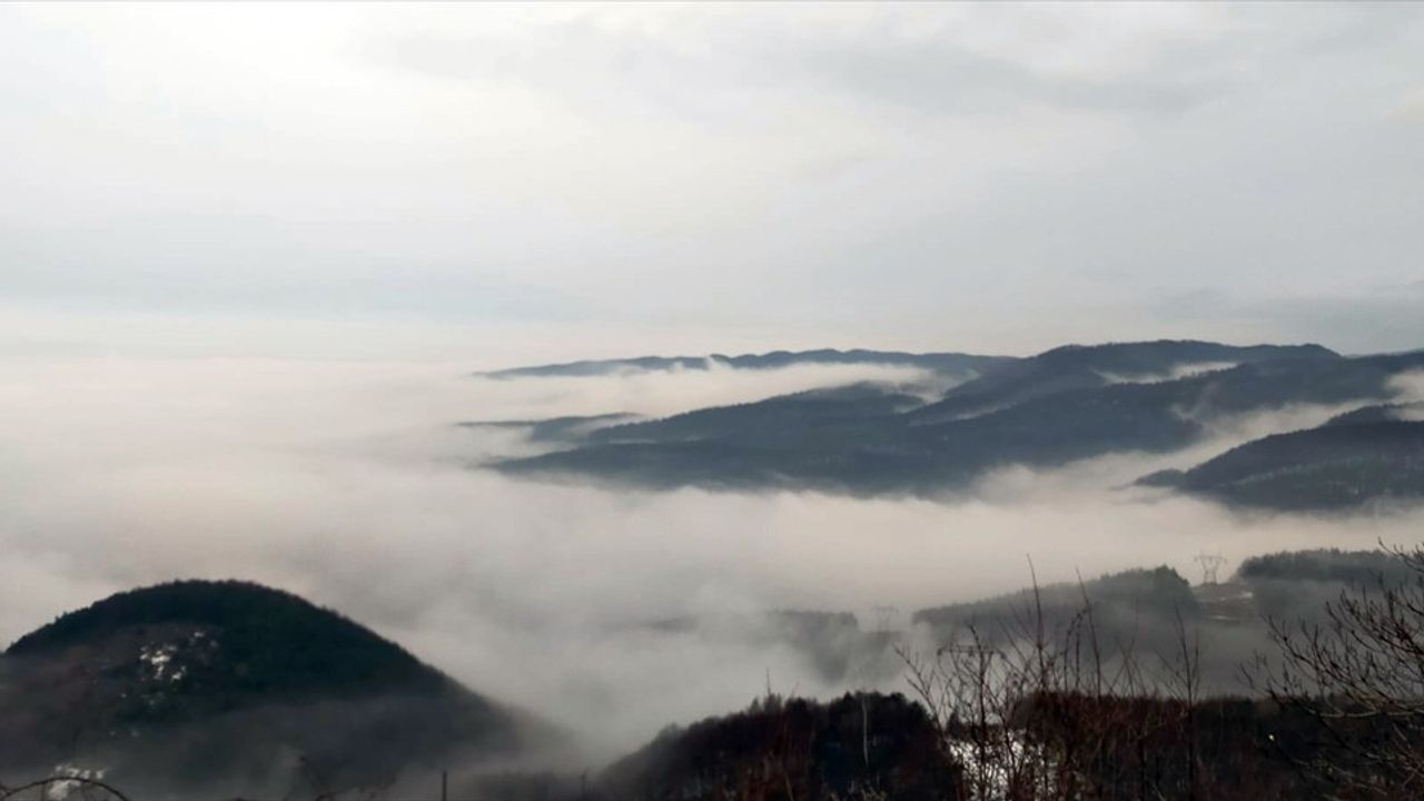 Bolu Dağı'nda Sis Uyarısı: Görüş Mesafesi 30 Metreye Düştü