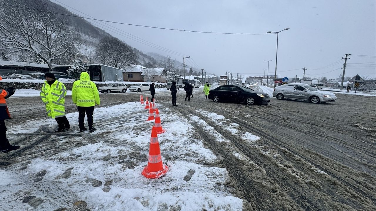 Bolu Dağı'nda Tanker Kazası Ulaşımı Aksattı