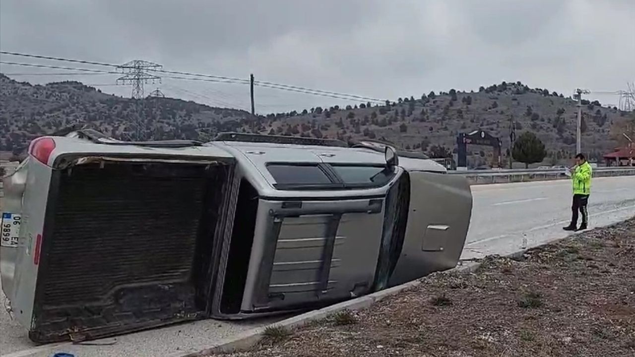 Burdur'da Trafik Kazası: 3 Yaralı