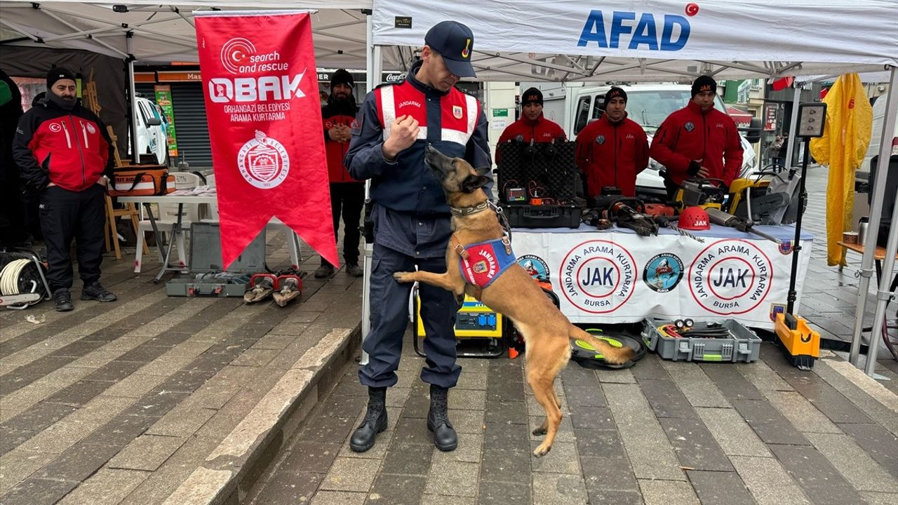 Bursa'da 6 Şubat Depremleri Anma Etkinliği