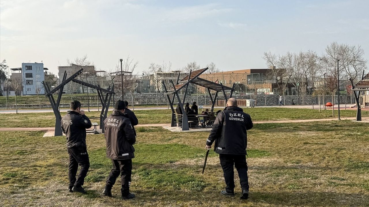 Bursa'da Kavga Sırasında Güvenlik Görevlisi Yaralandı