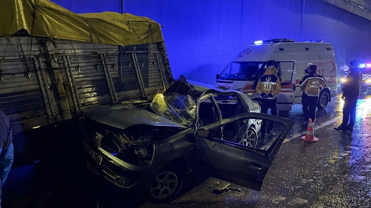 Bursa'da Zincirleme Trafik Kazası: 1 Ölü, 4 Yaralı