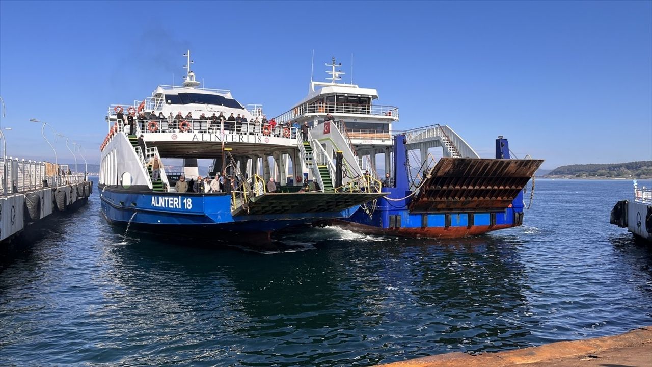 Çanakkale Boğazı'nda Feribot Krizi: Arızalı Vapur Kurtarıldı