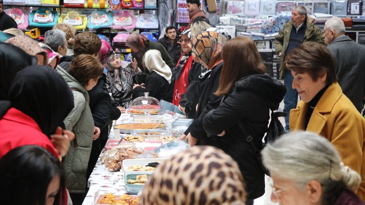 Çankırı'da Bayat Ekmekten Kermes Düzenlendi