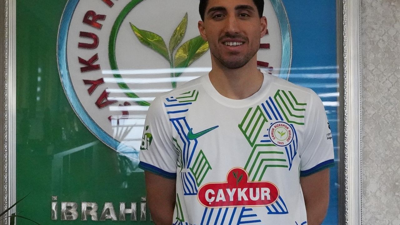 Çaykur Rizespor Berkay Özcan'ı Kadrosuna Kattı