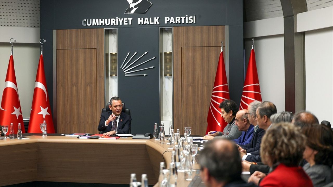 CHP Genel Başkanı Özel, Yurttaş Birlikteliği Heyetini Ağırladı