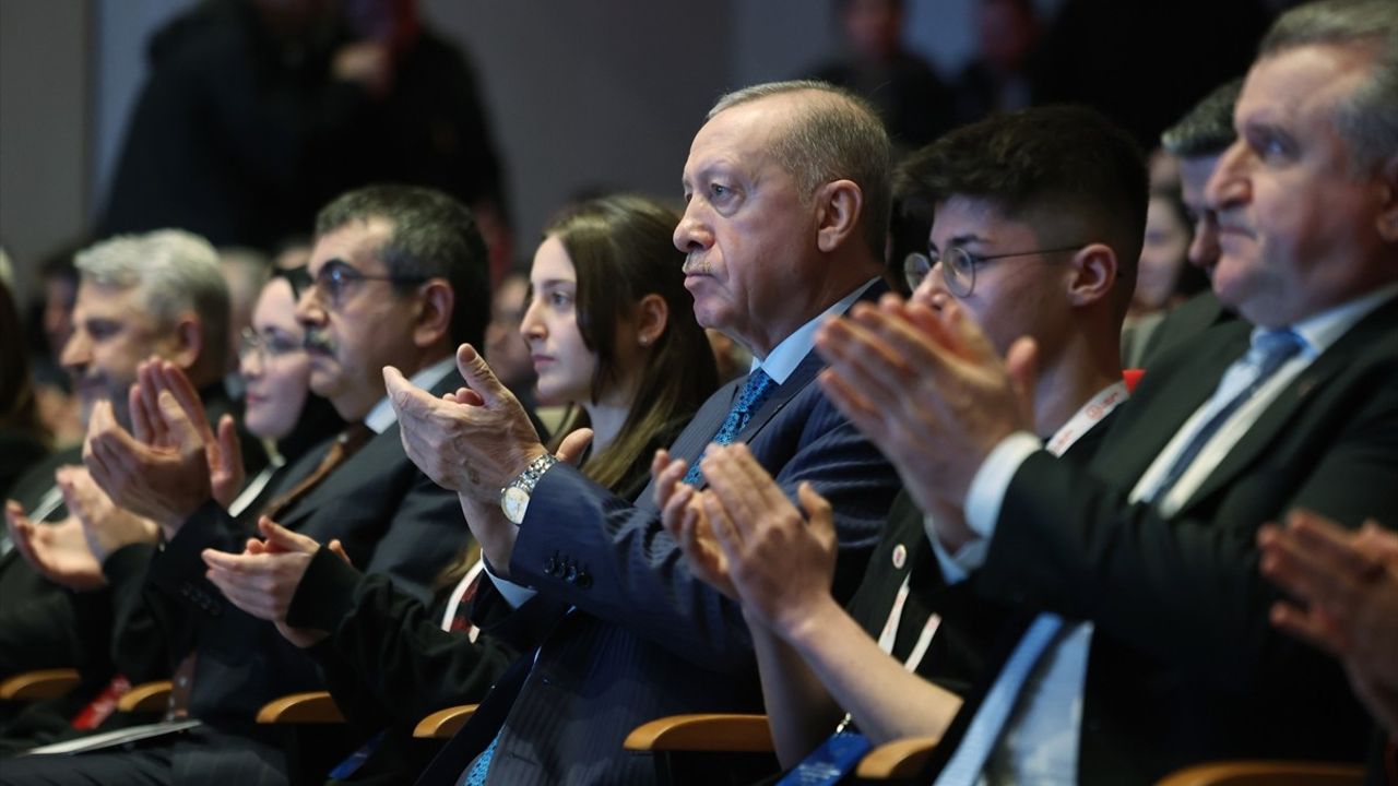 Cumhurbaşkanı Erdoğan'dan Eğitim Tesisinin Açılışında Kılıçlar Açık Konuşma