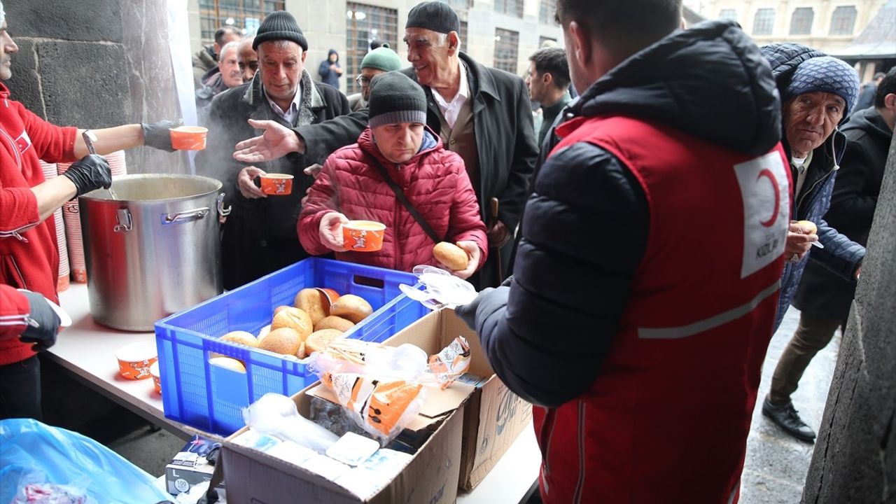 Diyarbakır'da Kahramanmaraş Merkezli Depremlerin İkinci Yılı Anma Programı Düzenlendi