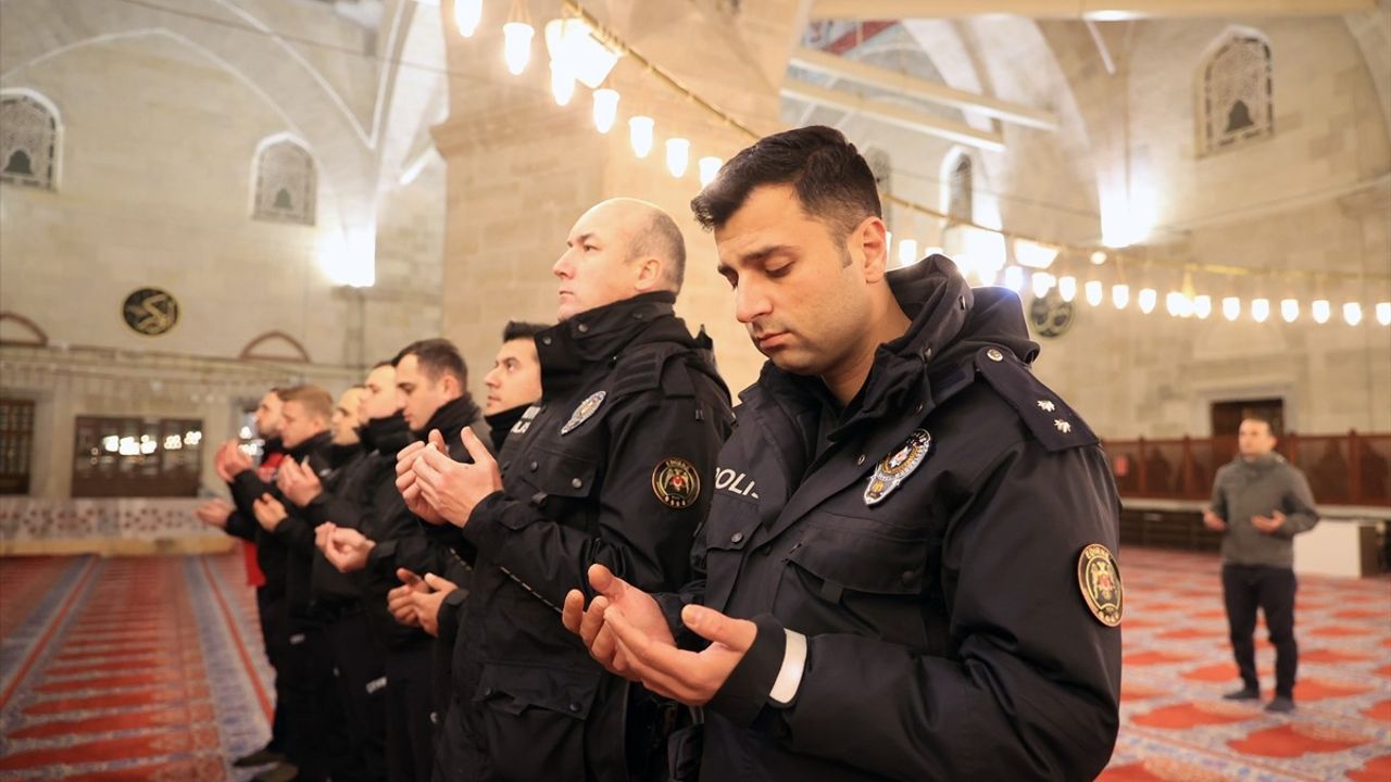 Edirne'de Depremler İçin Mevlit Düzenlendi