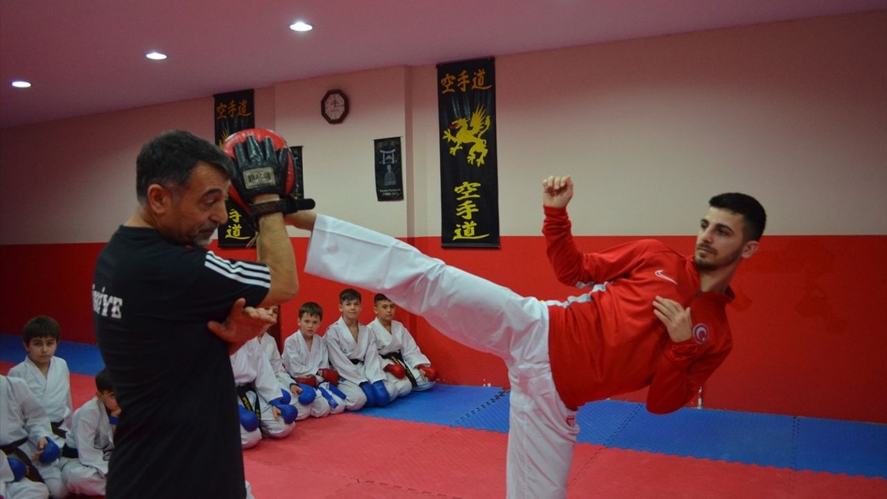 Eray Şamdan Avrupa Karate Şampiyonası'na Hazırlanıyor