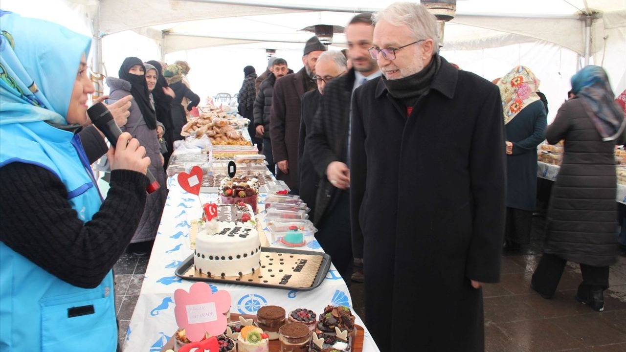 Erzurum'da Deprem Bölgesine Yardım İçin Hayır Çarşısı Açıldı