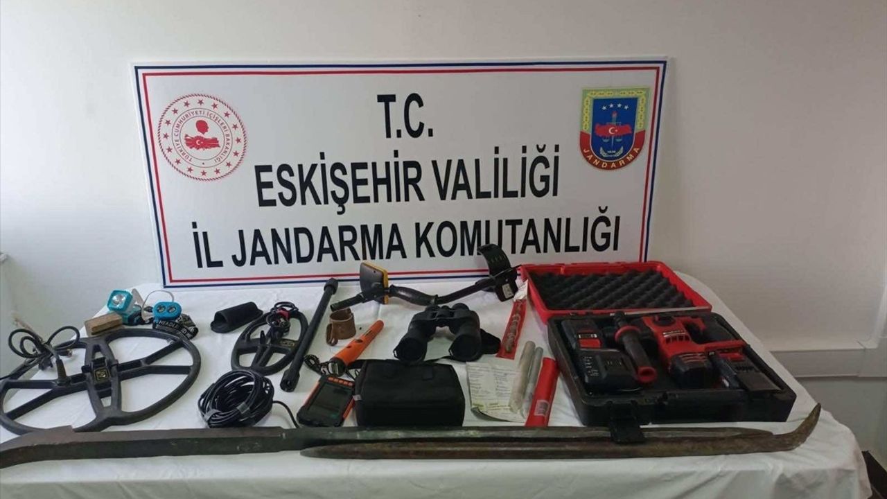 Eskişehir'de İzinsiz Kazı Operasyonu: 4 Şüpheli Yakalandı