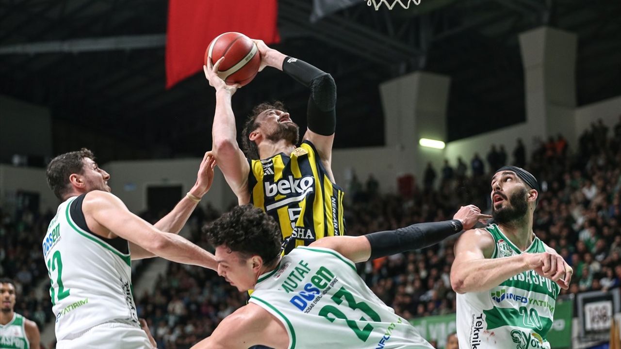 Fenerbahçe Beko Bursaspor Yörsan'ı Zor Bir Maçta Yendi