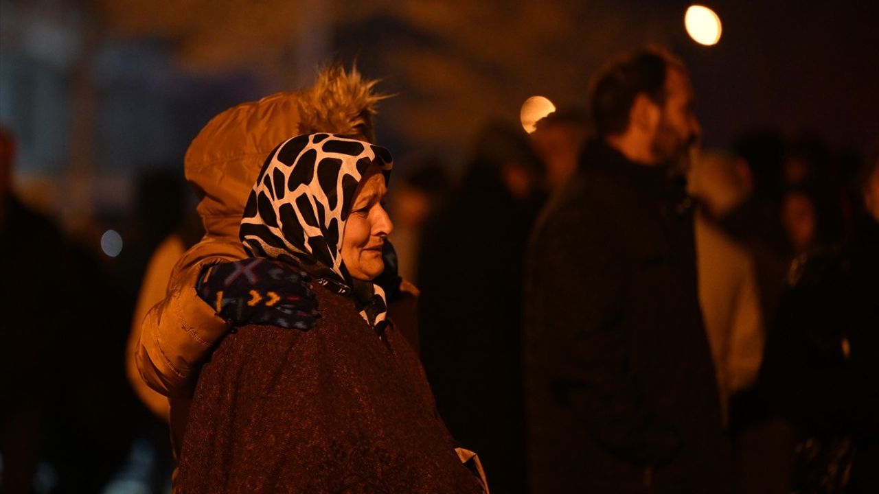 Gaziantep'te Deprem Şehitleri Sessiz Yürüyüşle Anıldı