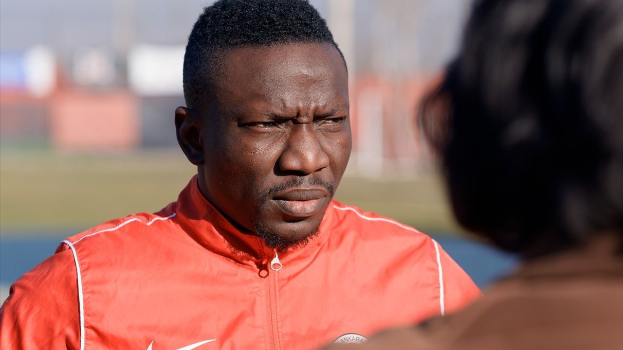 Gençlerbirliği'nden Etebo, Osimhen'e Övgüler Yağdırdı