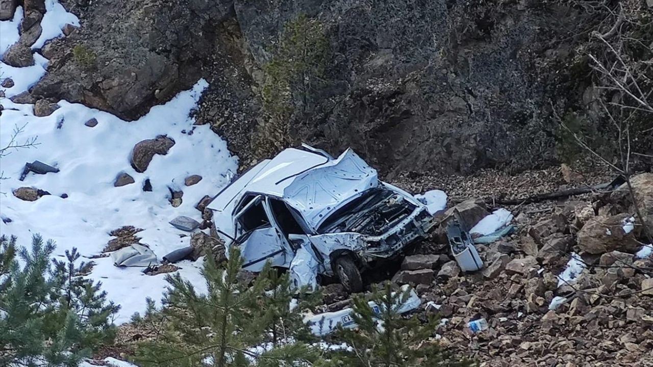 Gümüşhane'de Trafik Kazası: Sürücü Hayatını Kaybetti