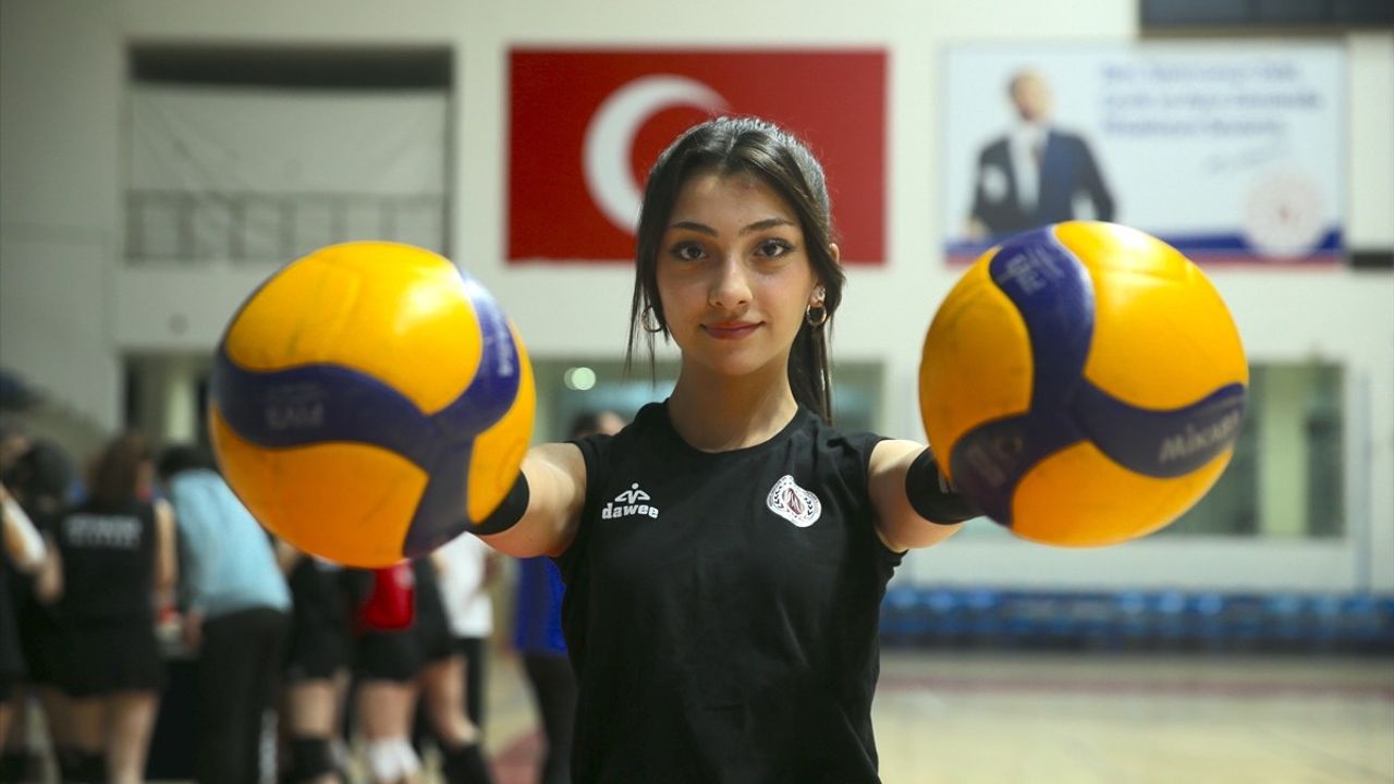 Hakkari'nin Kadın Voleybol Takımı 1. Lig Hedefliyor